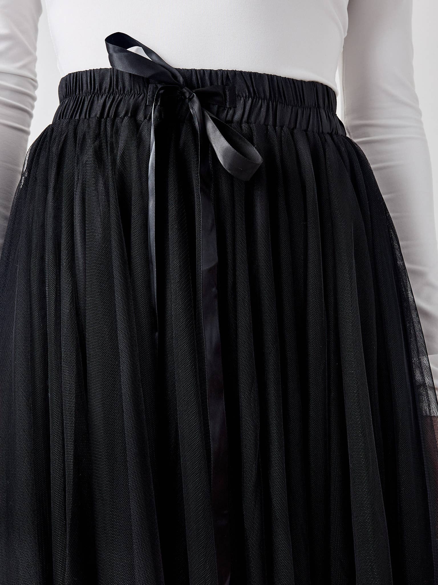 Women's Aria Tulle Midi Skirt in Black