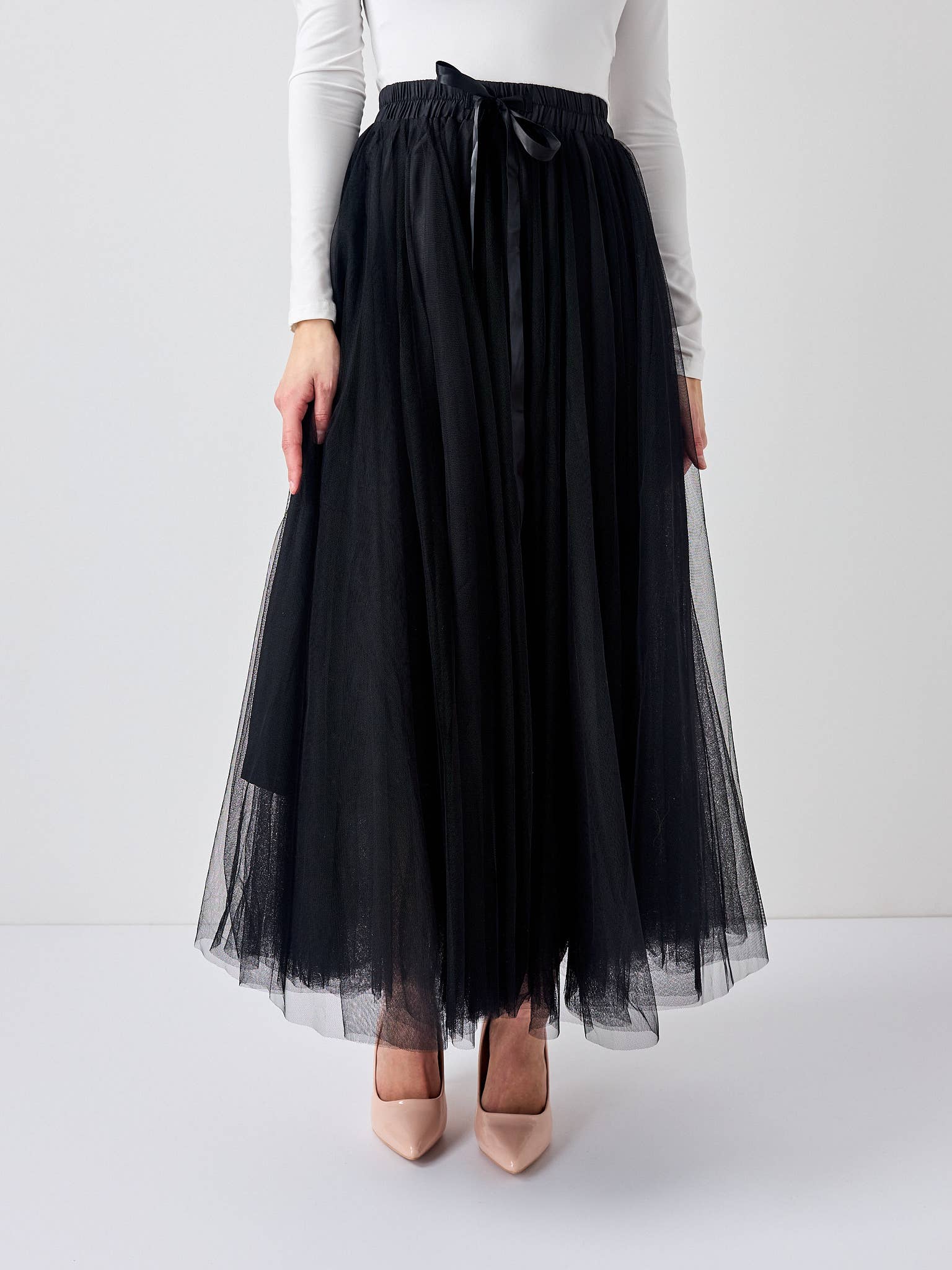 Women's Aria Tulle Midi Skirt in Black